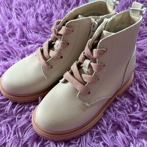 BNWT Cat & Jack Boots
